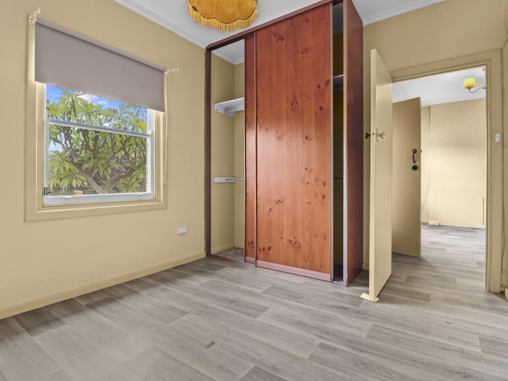 4 Northampton Cres, Elizabeth East, SA 5112