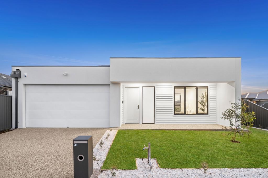 31 SPARROWHAWK AVE, LARA, VIC 3212