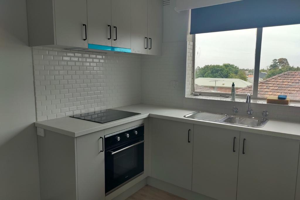 11/5 King Edward Ave, Albion, VIC 3020