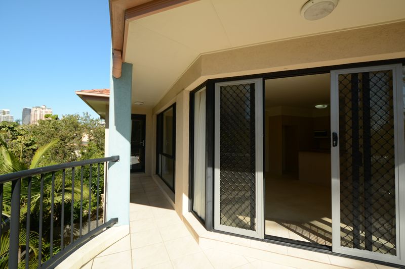 5/22 First Ave, Broadbeach, QLD 4218