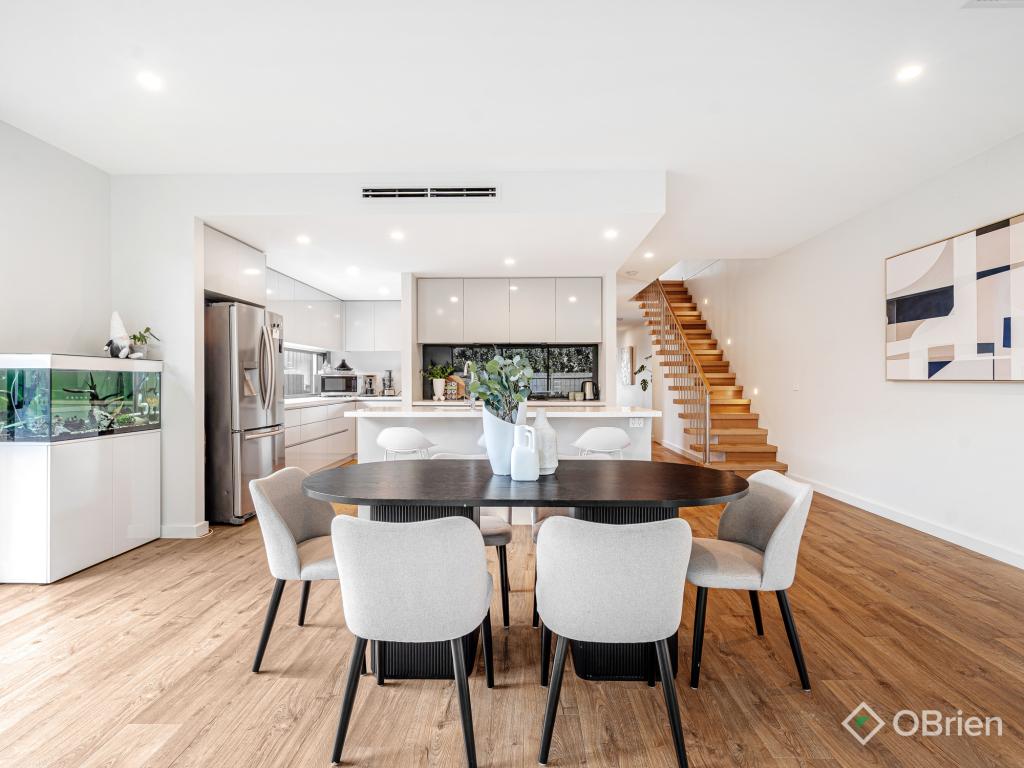 198A WARRIGAL RD, CHELTENHAM, VIC 3192