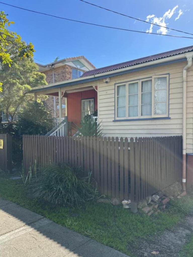 50 NOBLE ST, CLAYFIELD, QLD 4011