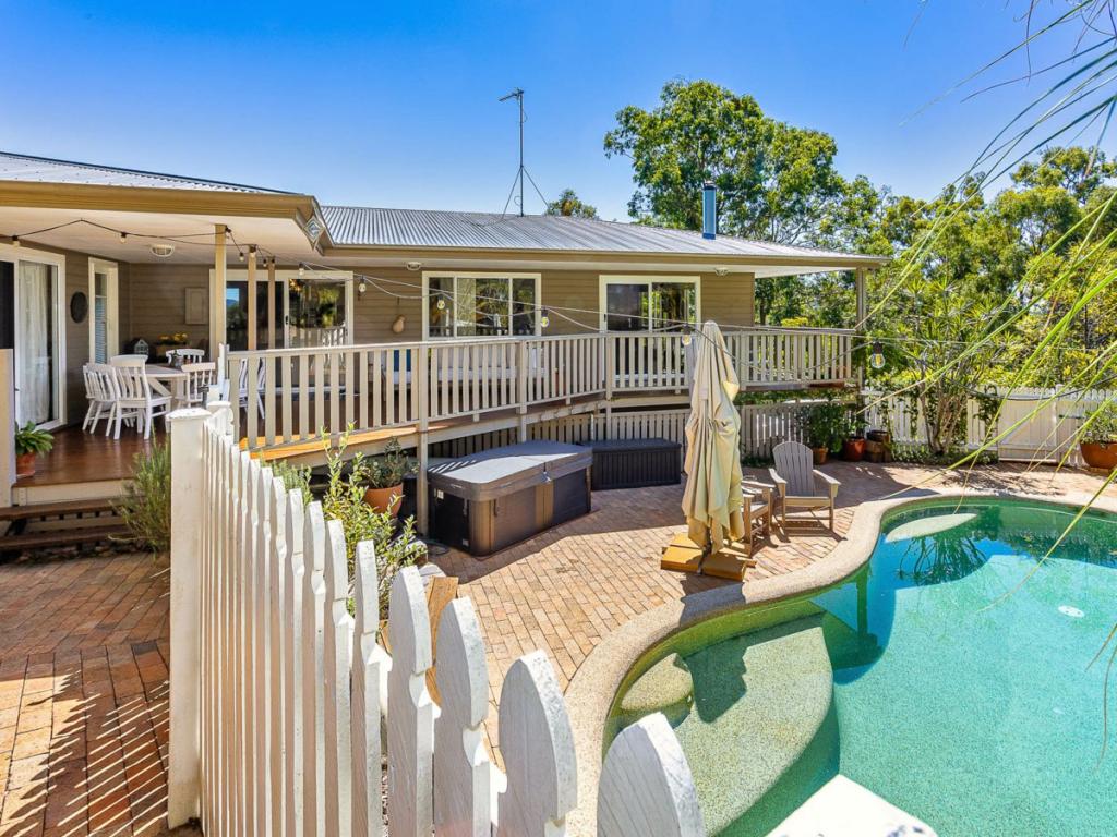 33 Glenrowan Dr, Tallai, QLD 4213
