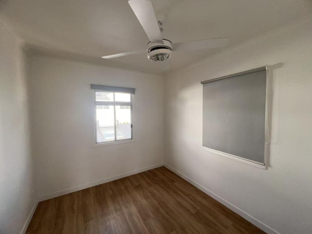 4 Miami Shore Pde, Miami, QLD 4220