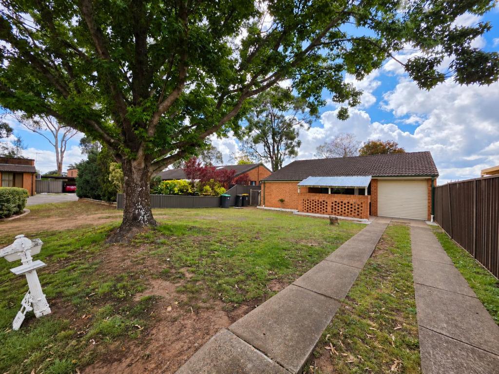 17 Cotula Pl, Macquarie Fields, NSW 2564