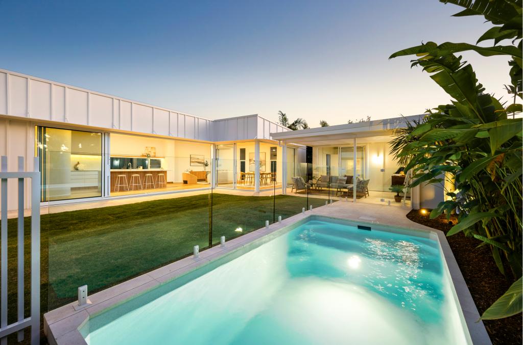 10 Tatha Ave, Palm Beach, QLD 4221