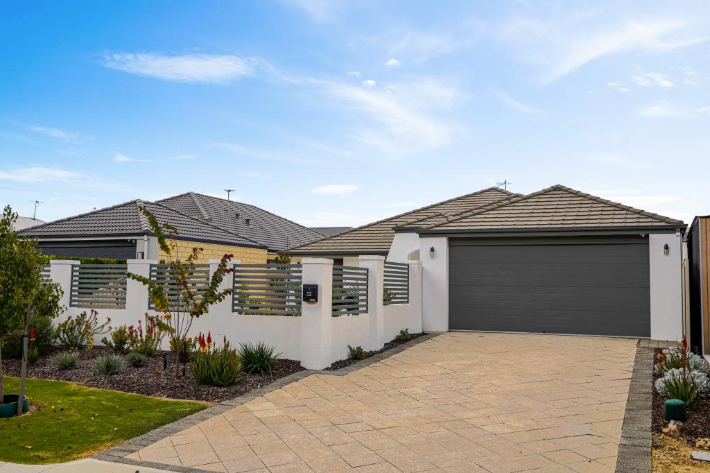 32 Splash Tce, Lake Coogee, WA 6166