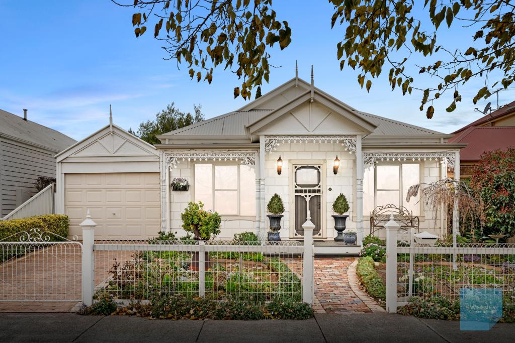 27 Edgbaston Pde, Caroline Springs, VIC 3023