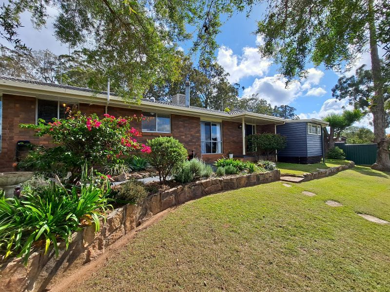 28 Railway Tce, Crows Nest, QLD 4355