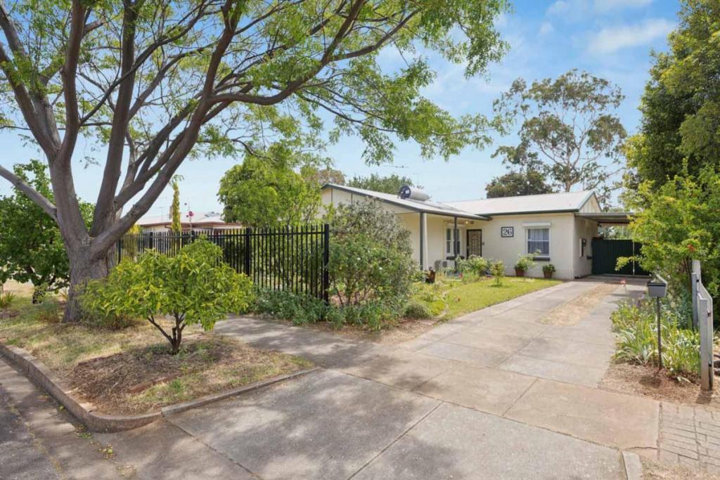 26 Blencowe St, Elizabeth Grove, SA 5112