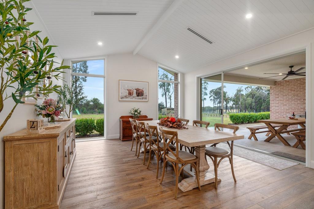 249 Railway Pde, Balmoral Village, NSW 2571