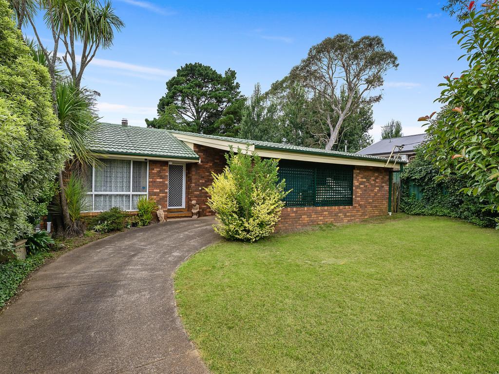 5 Canberra St, Wentworth Falls, NSW 2782