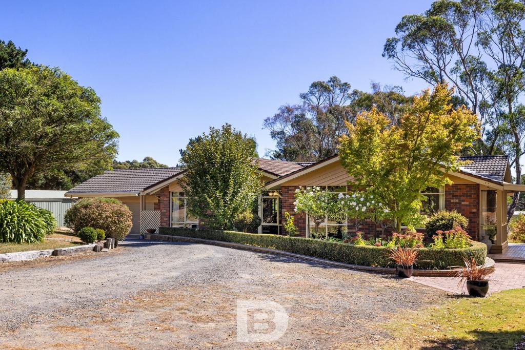 42 Lowry Dr, Woodend, VIC 3442