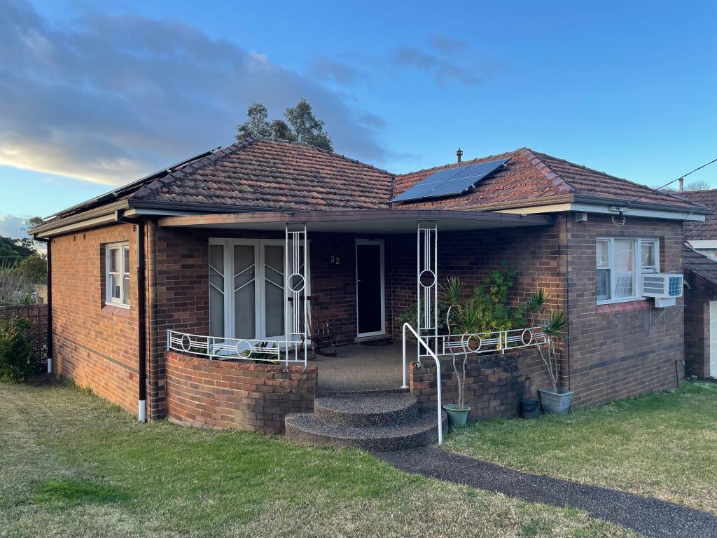 32 Bungalow Rd, Peakhurst, NSW 2210
