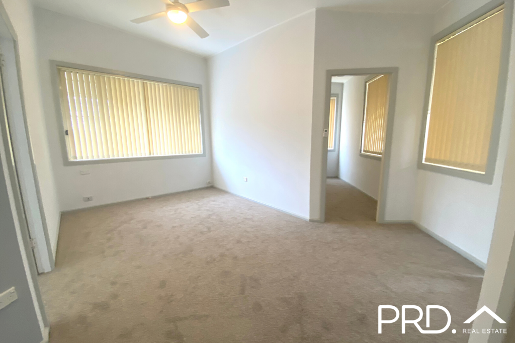 1/60a Henry Lawson Dr, Peakhurst, NSW 2210