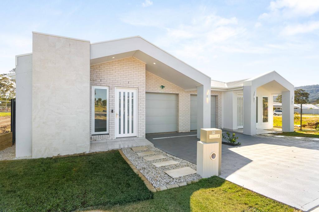 32 Myrtle Dr, Badagarang, NSW 2540