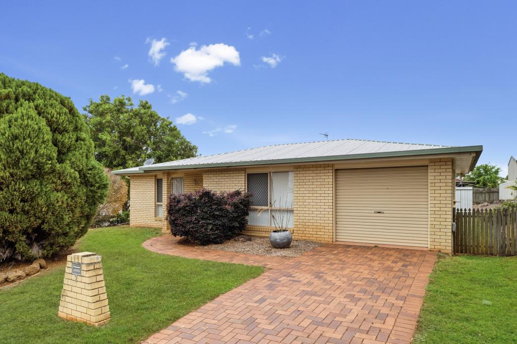 2 Donna Ct, Kearneys Spring, QLD 4350