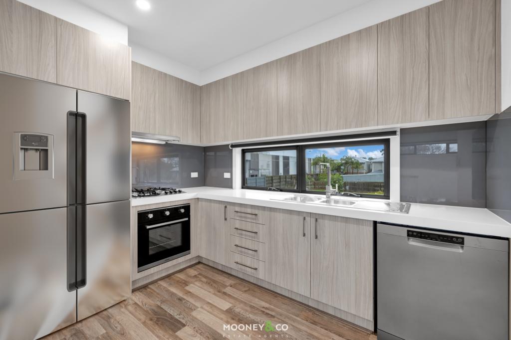 2/12 Mundaring Dr, Cranbourne, VIC 3977