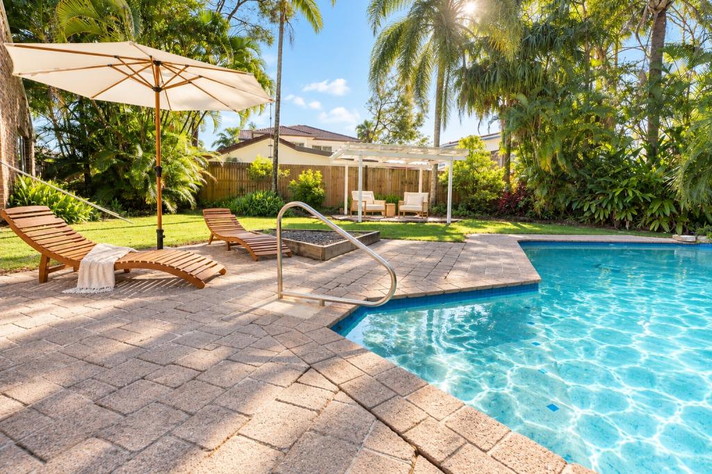 33 SARATOGA DR, MOUNTAIN CREEK, QLD 4557