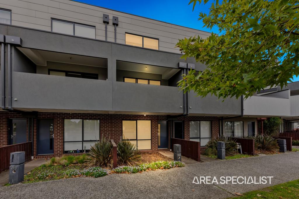 214 Henry Rd, Pakenham, VIC 3810