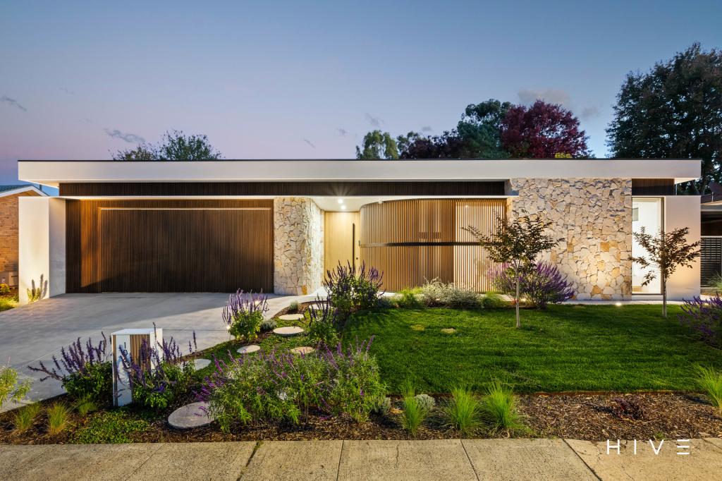 104 Macfarland Cres, Pearce, ACT 2607