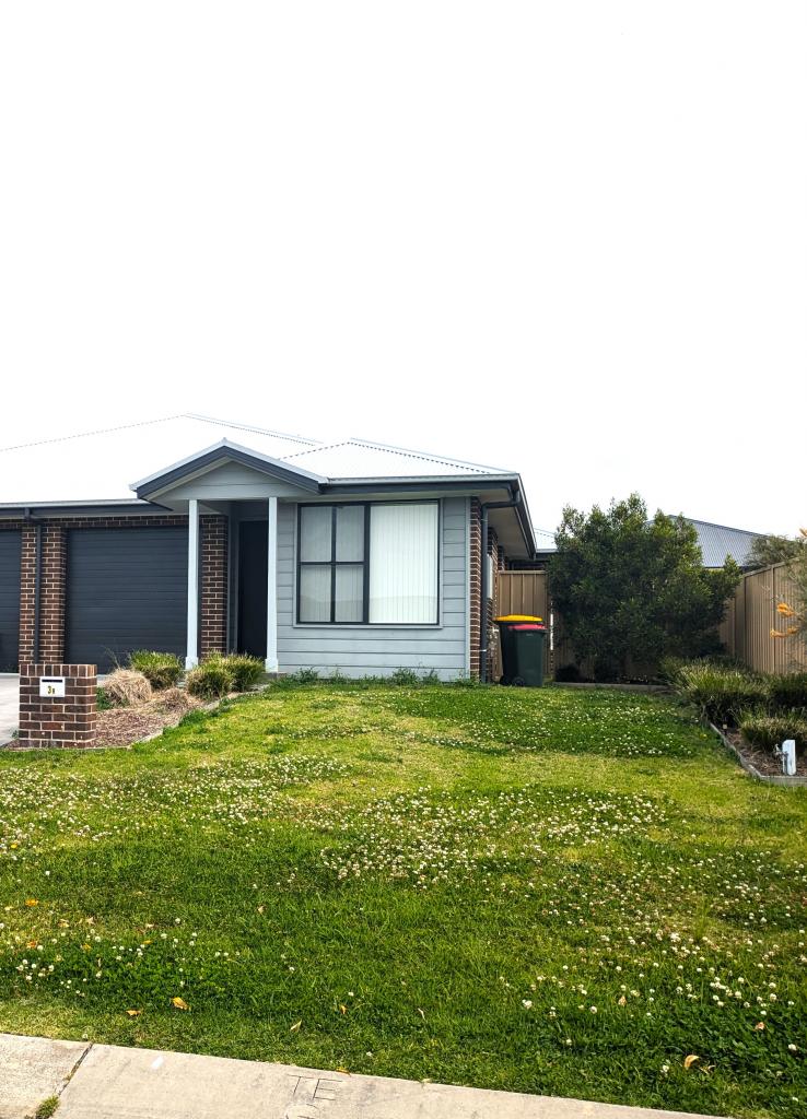3b Jindalee Cres, Nowra, NSW 2541