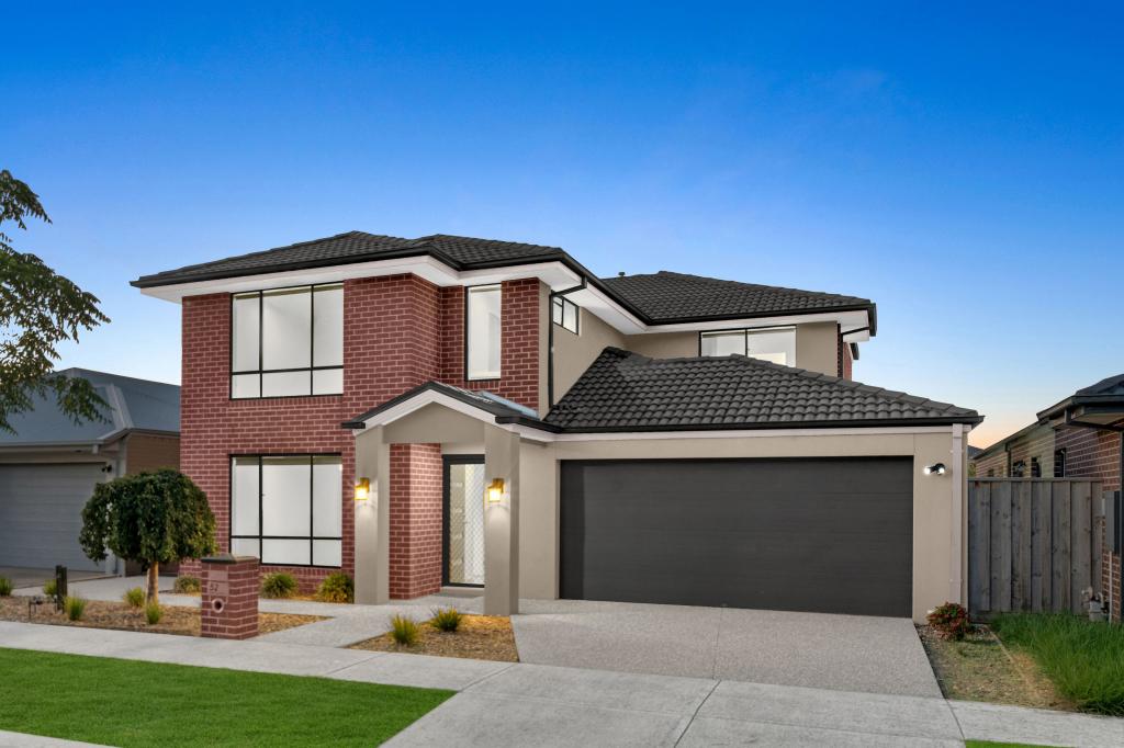52 Pamplona Way, Clyde North, VIC 3978