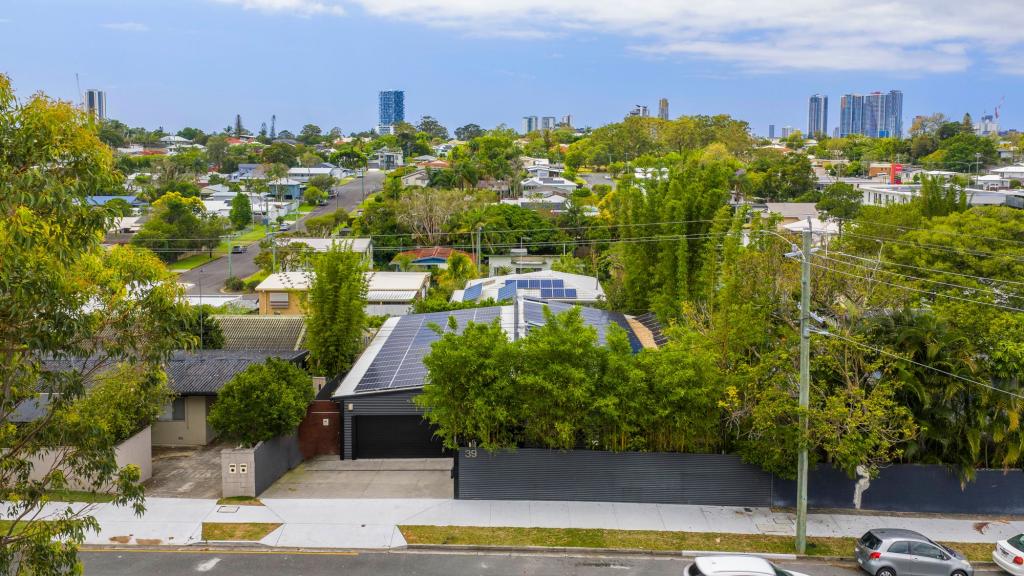 39 Kumbari Ave, Southport, QLD 4215