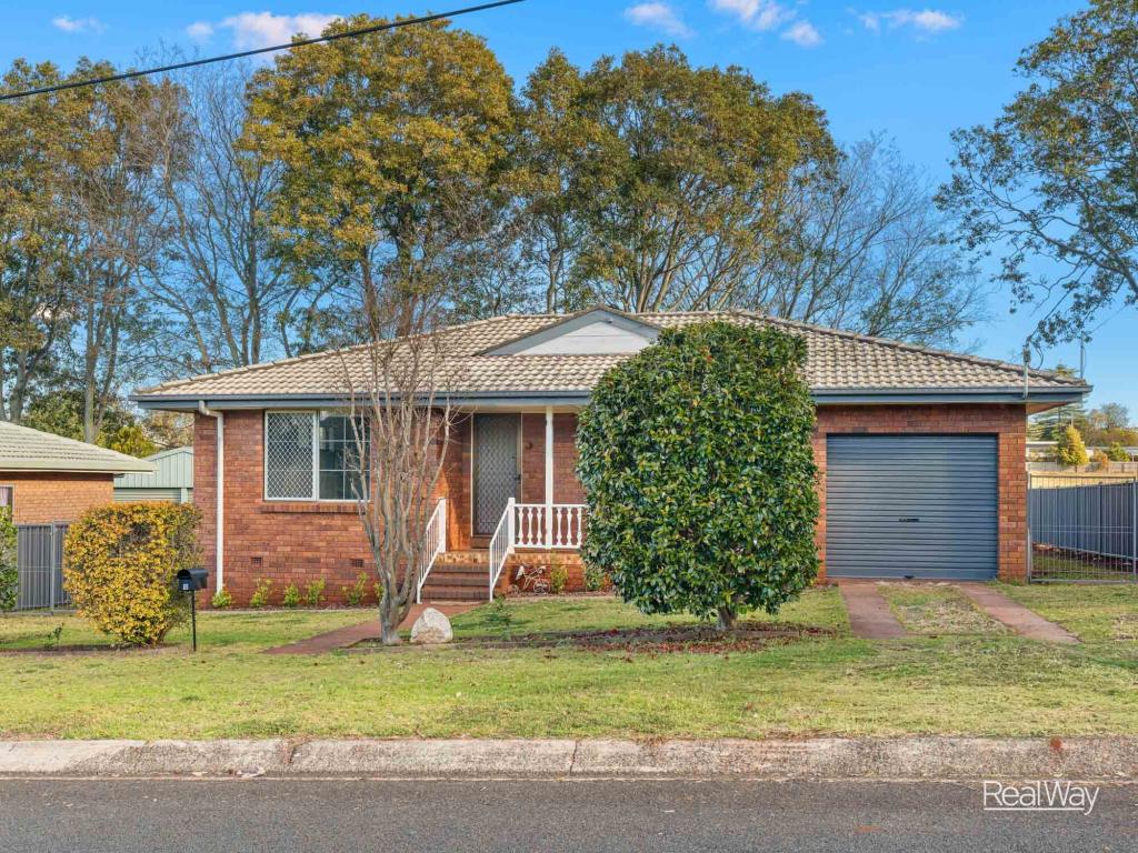 12 Bagot St, Centenary Heights, QLD 4350