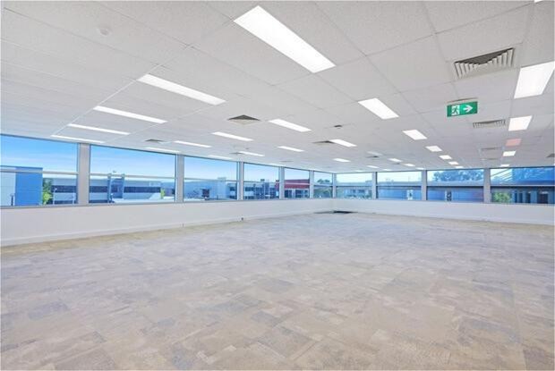 12 Baile Rd, Canning Vale, WA 6155