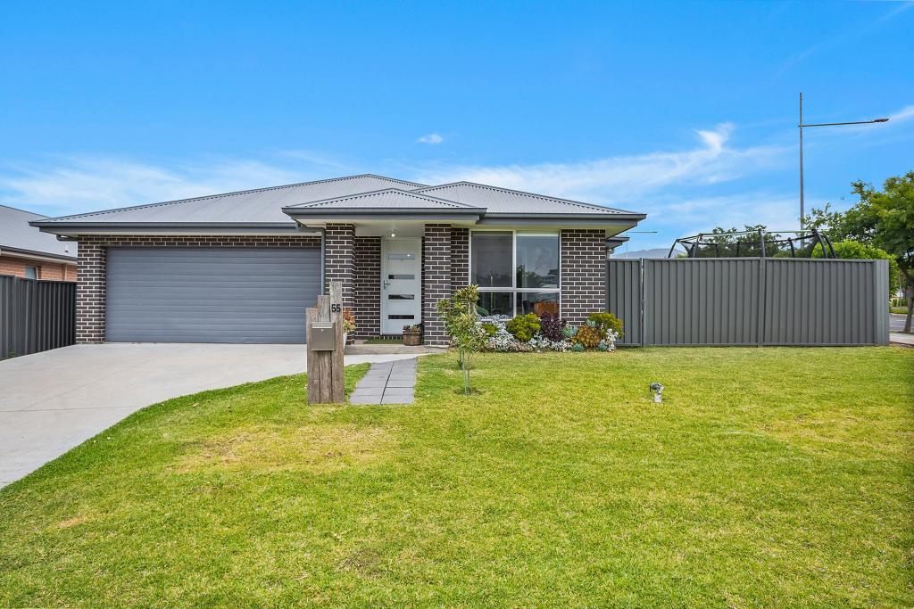 55 Honeybee Cres, Calderwood, NSW 2527