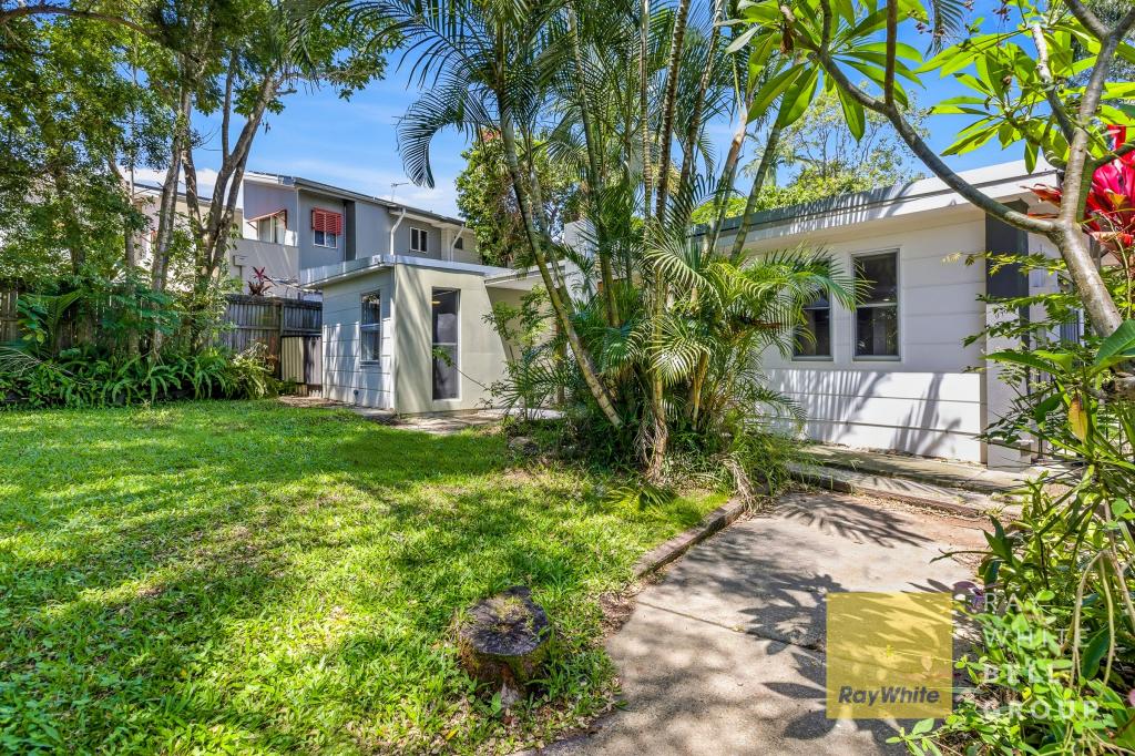 130 Falconer St, Southport, QLD 4215