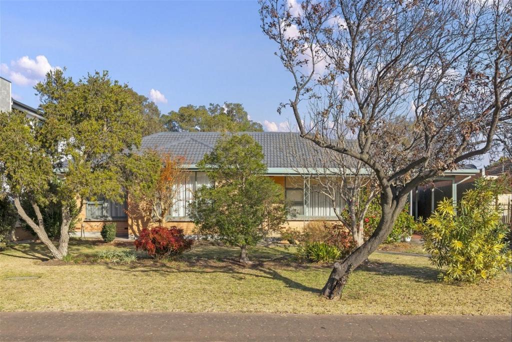 18 Woodforde Rd, Magill, SA 5072