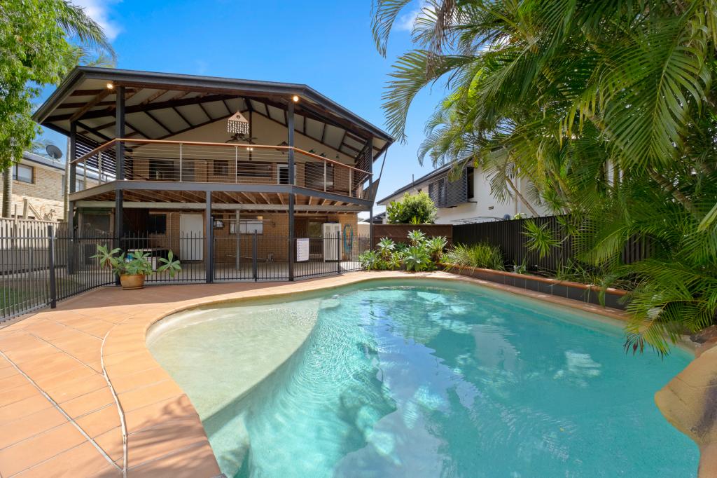 8 Wharf St, Shorncliffe, QLD 4017