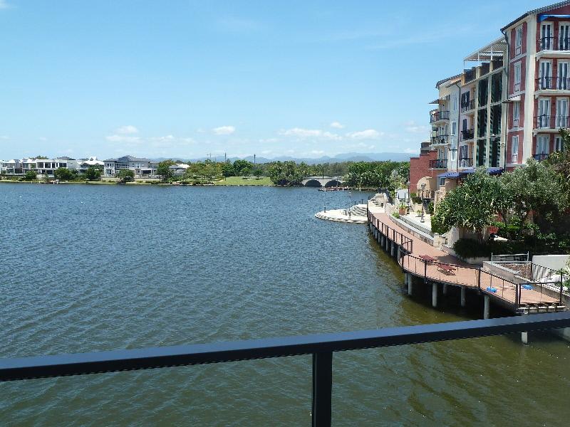 9/3028 The Boulevard, Carrara, QLD 4211