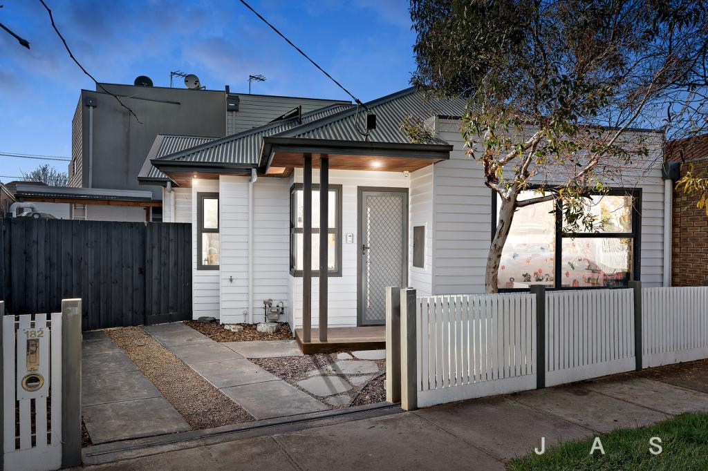 182 Pilgrim St, Seddon, VIC 3011
