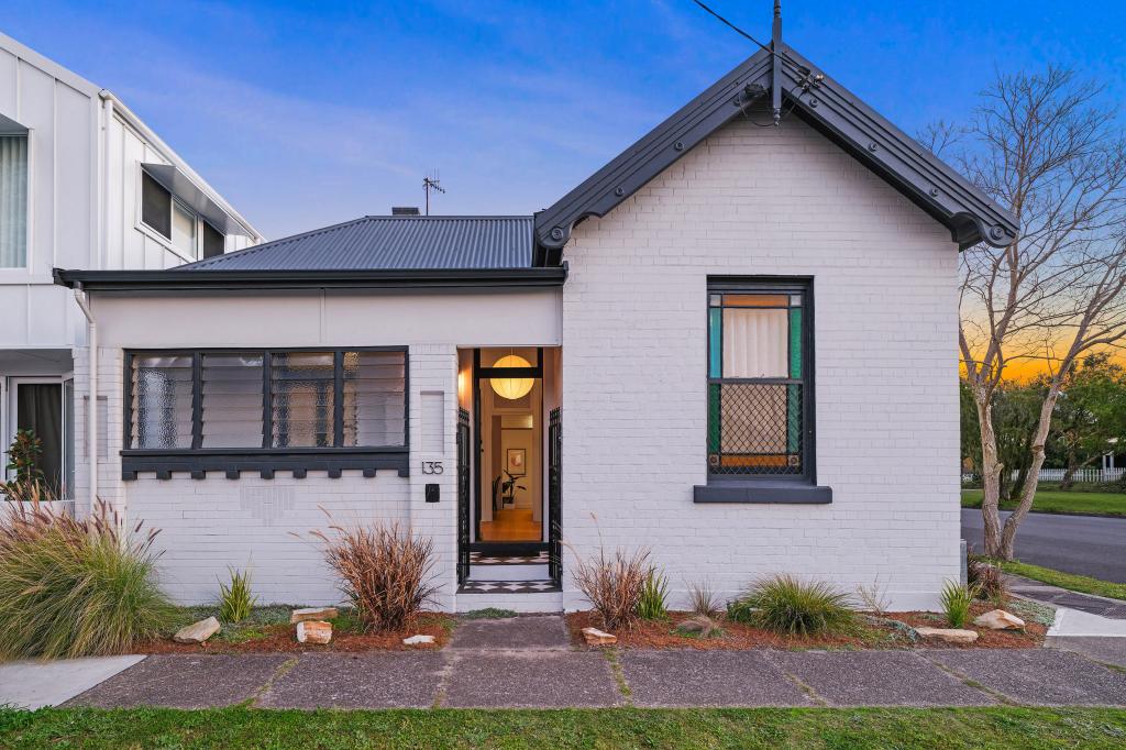 135 Lindsay St, Hamilton, NSW 2303