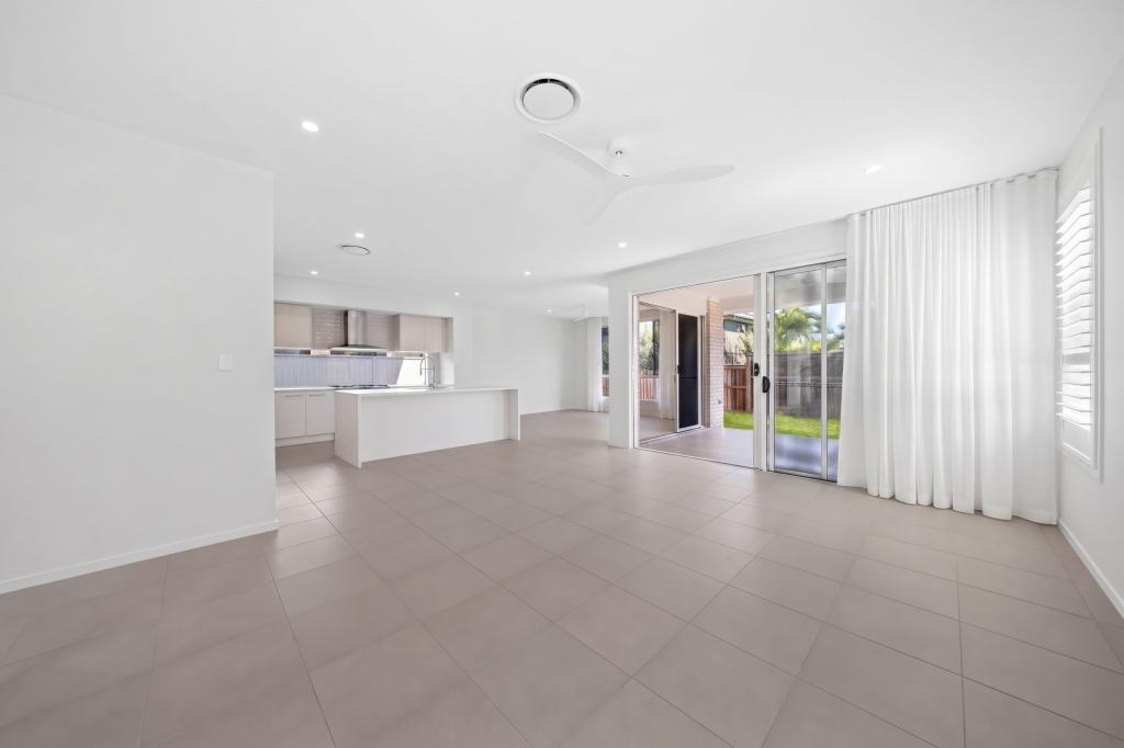 14 Lochern Pl, Upper Kedron, QLD 4055