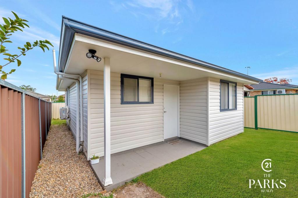 2a Guthega Pl, Bossley Park, NSW 2176
