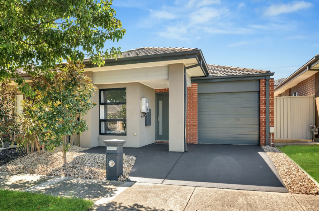 9 Eminence Dr, Cranbourne West, VIC 3977