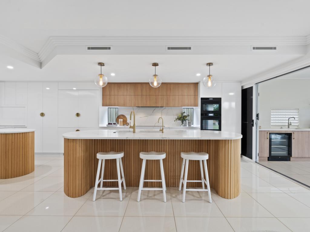 38 HOSKINS DR, WELLINGTON POINT, QLD 4160