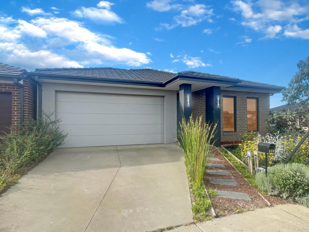 229 St Germain Bvd, Clyde North, VIC 3978