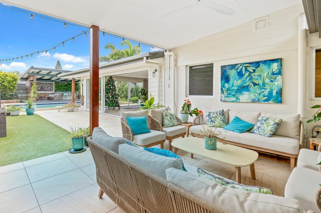 16 Aruma Ave, Burleigh Waters, QLD 4220