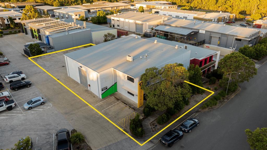 17 Daintree Dr, Redland Bay, QLD 4165