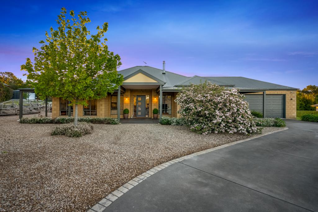 9 Freeman Ct, Gisborne, VIC 3437