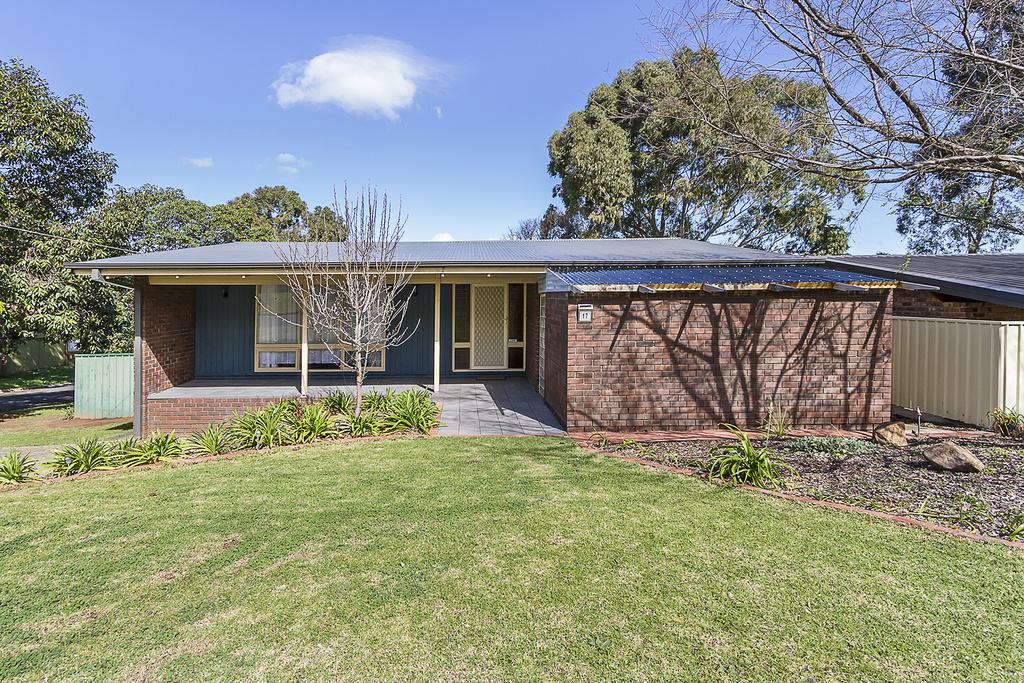 17 COOINDA AVE, REDWOOD PARK, SA 5097
