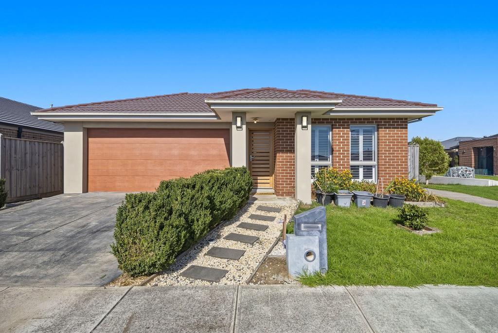 2 Owlcat Ave, Clyde North, VIC 3978