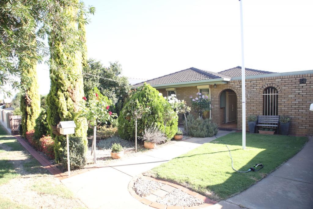 14 MANSE RD, COBRAM, VIC 3644