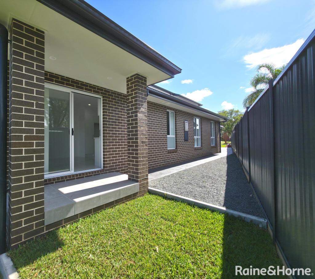 17a Tea Tree Cres, Macquarie Fields, NSW 2564