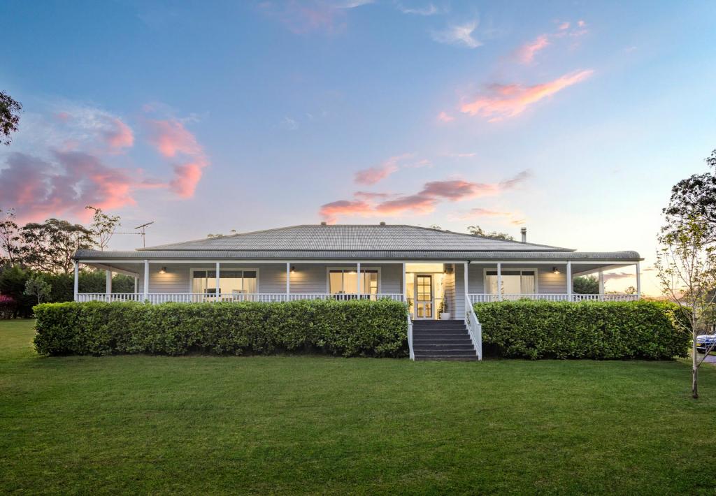 10 OAKS RD, THIRLMERE, NSW 2572